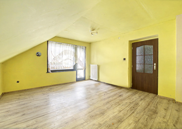 Na predaj rodinný dom s bazénom v obci Makov-Potok