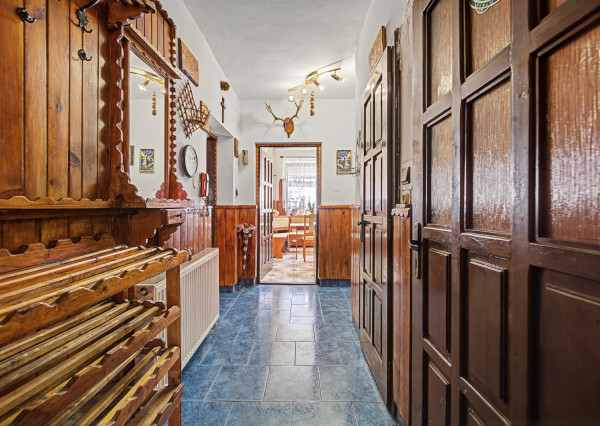 Na predaj rodinný dom s bazénom v obci Makov-Potok