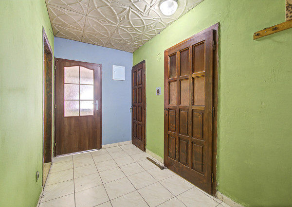 Na predaj rodinný dom s bazénom v obci Makov-Potok