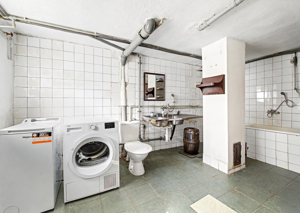 Na predaj rodinný dom s bazénom v obci Makov-Potok