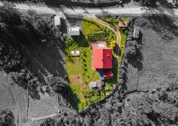 Na predaj rodinný dom s bazénom v obci Makov-Potok