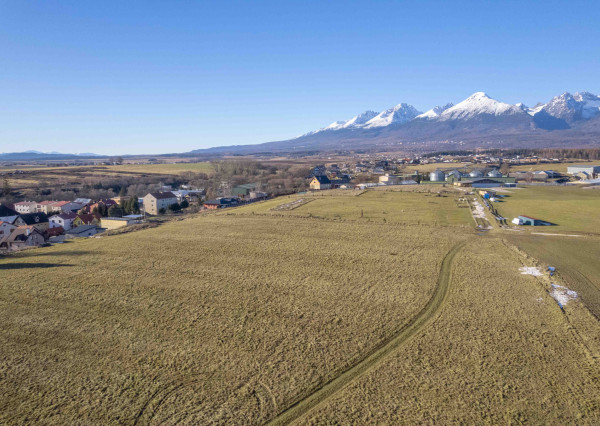Na predaj pozemok s výhľadom na Tatry v obci Mlynica