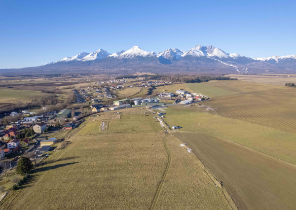 Na predaj pozemok s výhľadom na Tatry v obci Mlynica