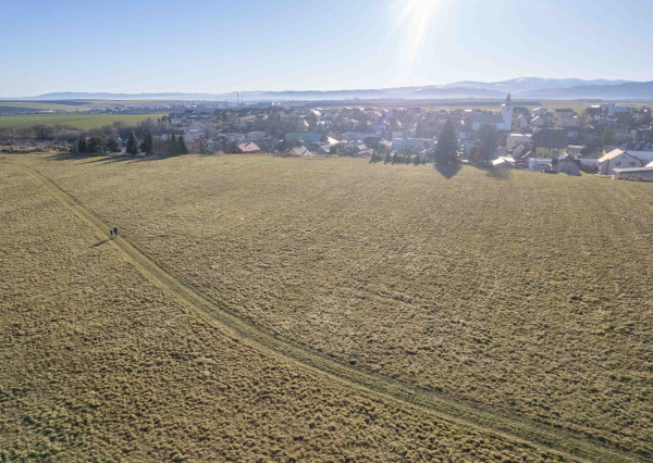 Na predaj pozemok s výhľadom na Tatry v obci Mlynica