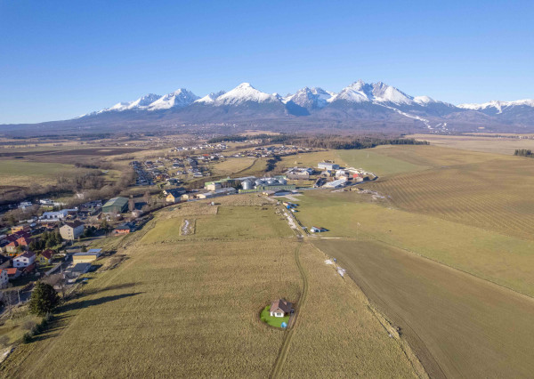 Na predaj pozemok s výhľadom na Tatry v obci Mlynica