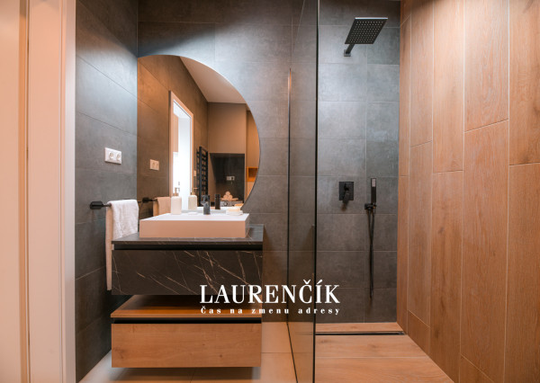 NA PREDAJ | Exkluzívny 3- izbový byt s veľkorysou terasou v Trenčíne