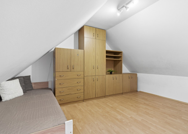 Na predaj 4-izbový mezonetový byt s 2 balkónmi v centre mesta Malacky