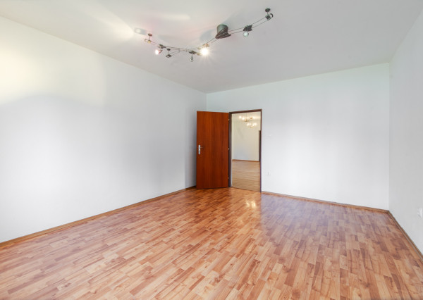 Na predaj priestranný rodinný dom s veľkým pozemkom v Loku pri Leviciach