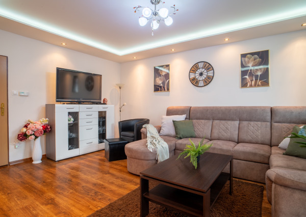 Na predaj zariadený dvojpodlažný rodinný dom kúsok od Serede