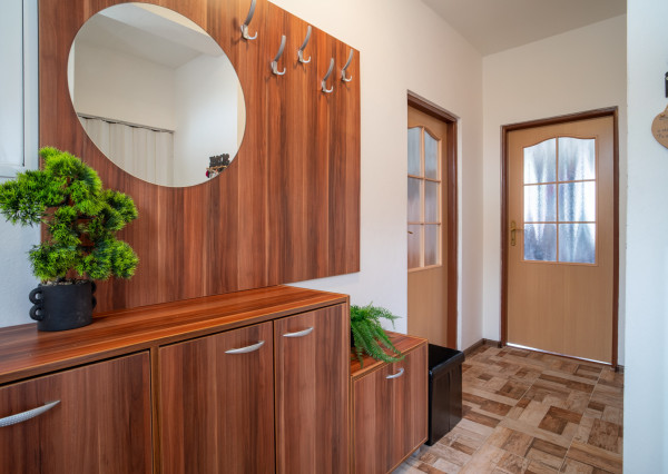 Na predaj zariadený dvojpodlažný rodinný dom kúsok od Serede