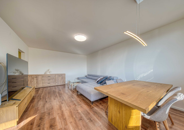 Na prenájom kompletne zariadený 2-izbový byt v Petržalke