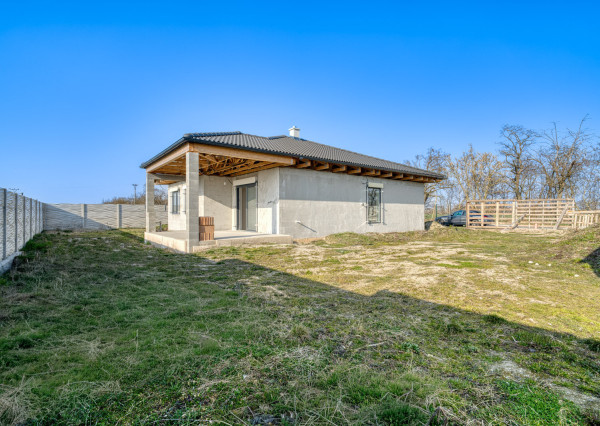 Na predaj rozostavaný rodinný dom v Moste pri Bratislave