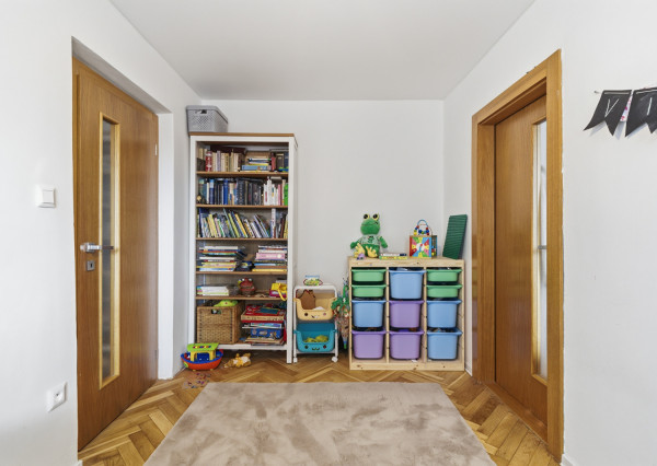 Na predaj 4-izbový byt v centre Stupavy