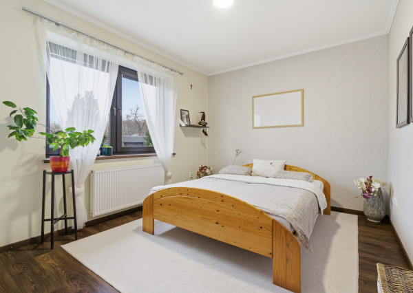 Na predaj rodinný dom s veľkorysým pozemkom v obci Kyselica