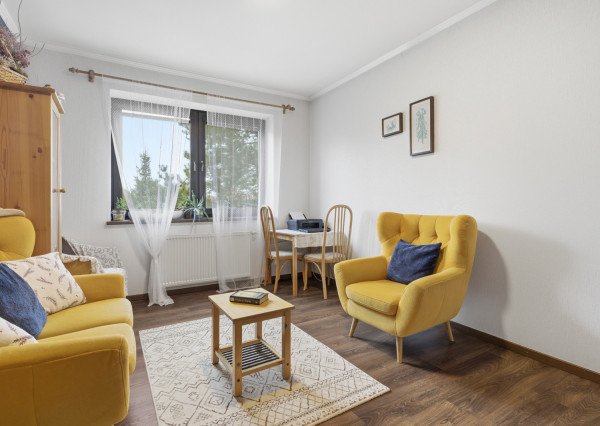 Na predaj rodinný dom s veľkorysým pozemkom v obci Kyselica