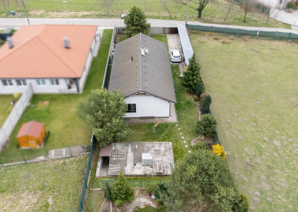 Na predaj rodinný dom s veľkorysým pozemkom v obci Kyselica