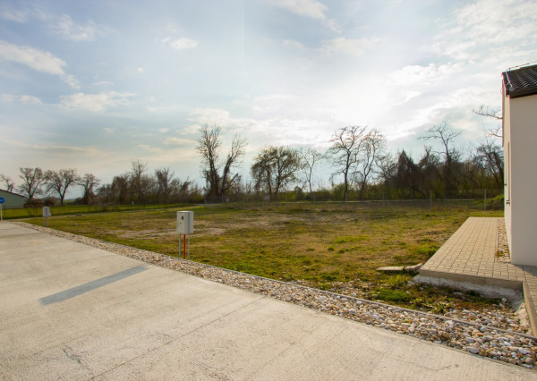 Na predaj rekreačnú chatu s pozemkom v obci Blahová-Madarász