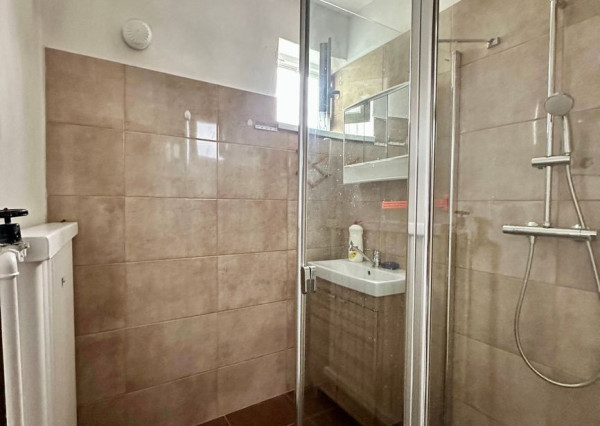 VIDEO, ZNÍŽENÁ CENA 10-izbový rodinný dom, ÚP 340m2, pozemok 638m2