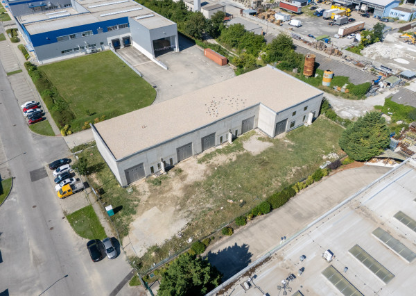 Na predaj novostavba haly s výbornou dostupnosťou v priemyselnej časti Šamorína určená na výrobu a skladovanie