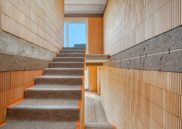 Na predaj administratívno-skladový objekt pri Trnave, v obci Zavar