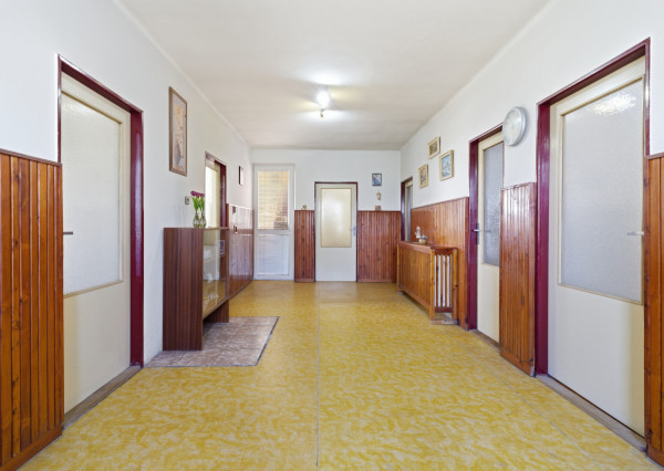 Na predaj rodinný dom s investičným potenciálom v Šuranoch