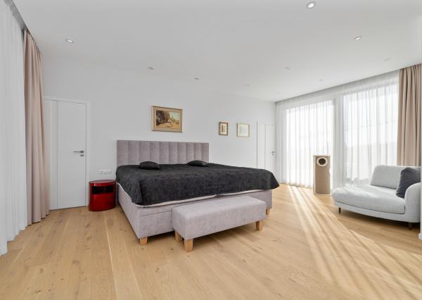 Na predaj luxusná 4-podlažná vila