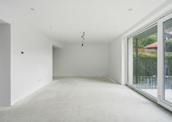 Výnimočné bývanie pod lesom - 5-izbový rodinný dom Limbach so záhradou