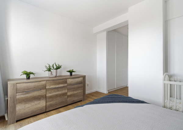 Na prenájom 3-izbový byt s balkónom v Rači