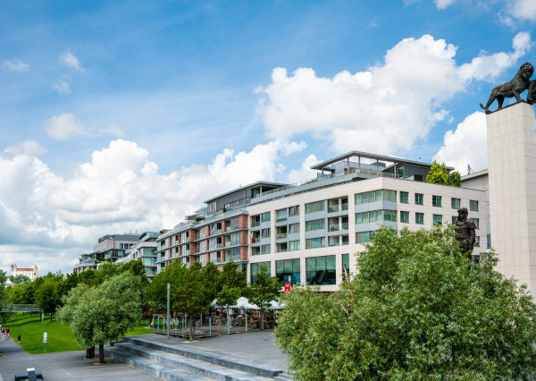 Prenájom - 3i byt s terasou a parkovacím státím v Eurovea