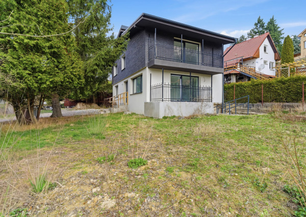 Výnimočné bývanie pod lesom - 5-izbový rodinný dom Limbach so záhradou