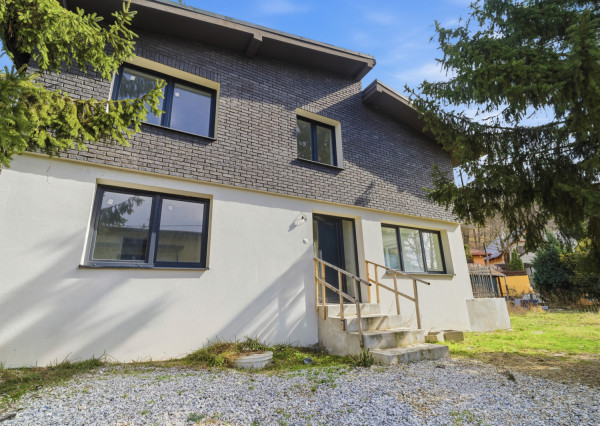 Výnimočné bývanie pod lesom - 5-izbový rodinný dom Limbach so záhradou