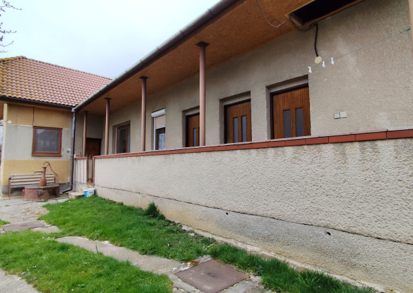 Na predaj čiastočne prerobený rodinný dom v obci Otrhánky