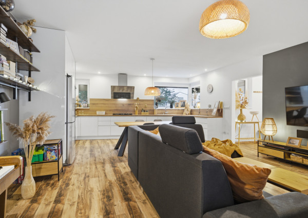 Na predaj výnimočný rodinný dom s bazénom v Dunajskej Lužnej