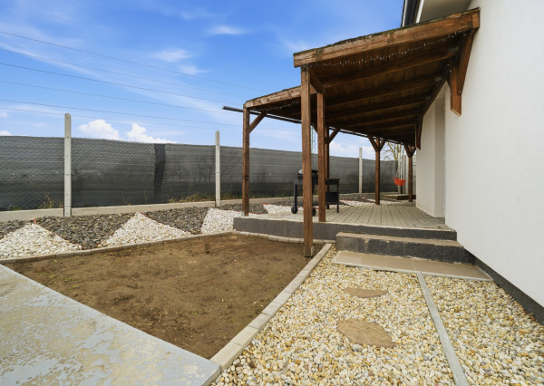 Na predaj rodinný dom s krásnou záhradou v obci Hrubý Šúr