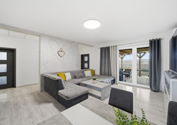 Na predaj rodinný dom s krásnou záhradou v obci Hrubý Šúr