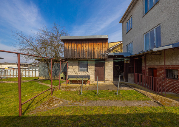 Na predaj viacgeneračný rodinný dom s potenciálom v Stropkove