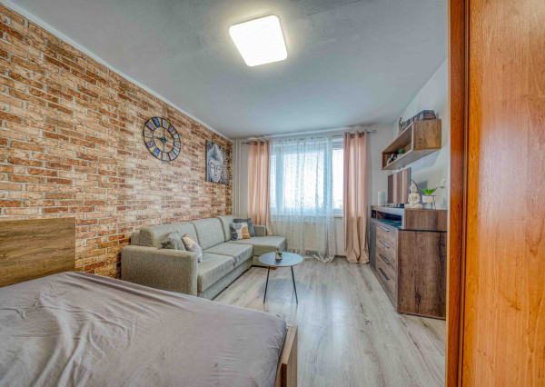 Na prenájom 1-izbový byt v Senci