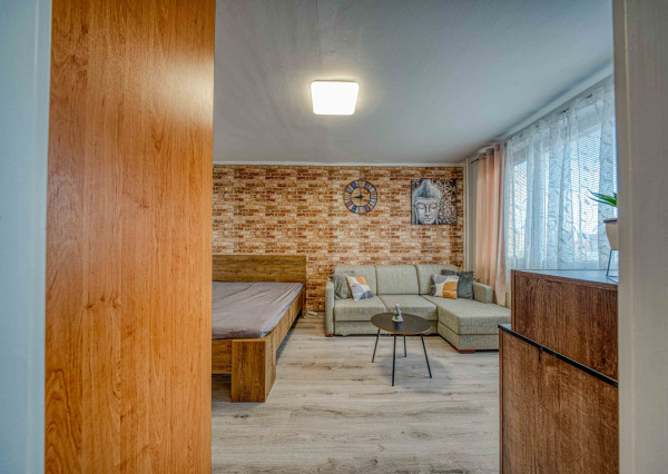 Na prenájom 1-izbový byt v Senci