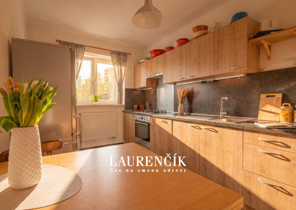 NA PREDAJ | 2 - IZBOVÝ BYT V TRENČÍNE  STROJÁRENSKÁ ULICA