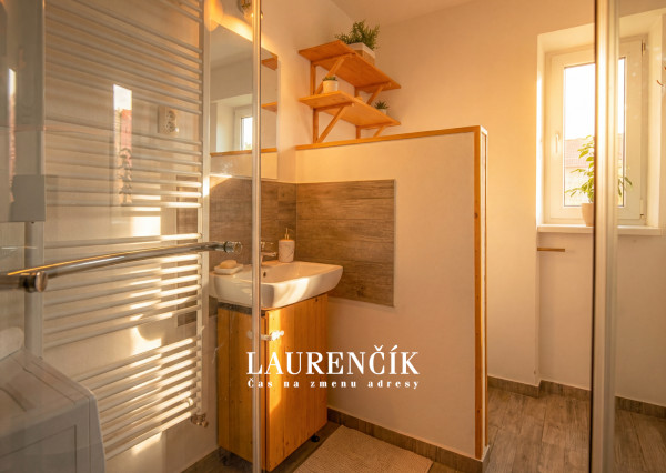 NA PREDAJ | 2 - IZBOVÝ BYT V TRENČÍNE, STROJÁRENSKÁ