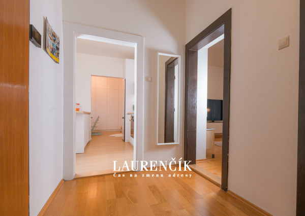 NA PREDAJ | RODINNÝ DOM V ŠIRŠOM CENTRE TRENČÍNA