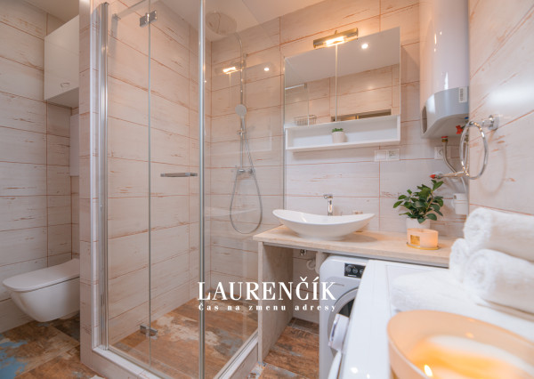 NA PRENÁJOM | 3 - IZBOVÝ BYT V ŠIRŠOM CENTRE TRENČÍNA | PET FRIENDLY