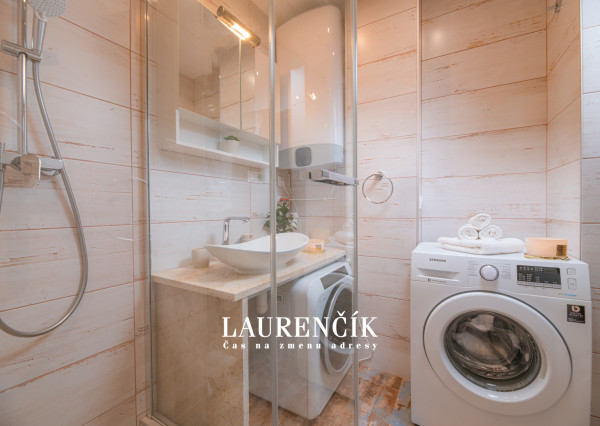 NA PRENÁJOM | 3 - IZBOVÝ BYT V ŠIRŠOM CENTRE TRENČÍNA | PET FRIENDLY