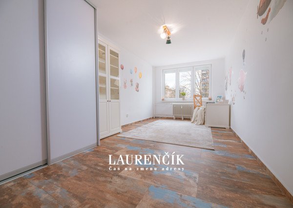 NA PRENÁJOM | 3 - IZBOVÝ BYT V ŠIRŠOM CENTRE TRENČÍNA | PET FRIENDLY