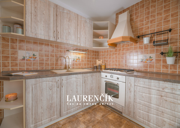 NA PRENÁJOM | 3 - IZBOVÝ BYT V ŠIRŠOM CENTRE TRENČÍNA | PET FRIENDLY