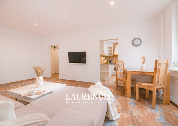 NA PRENÁJOM | 3 - IZBOVÝ BYT V ŠIRŠOM CENTRE TRENČÍNA | PET FRIENDLY