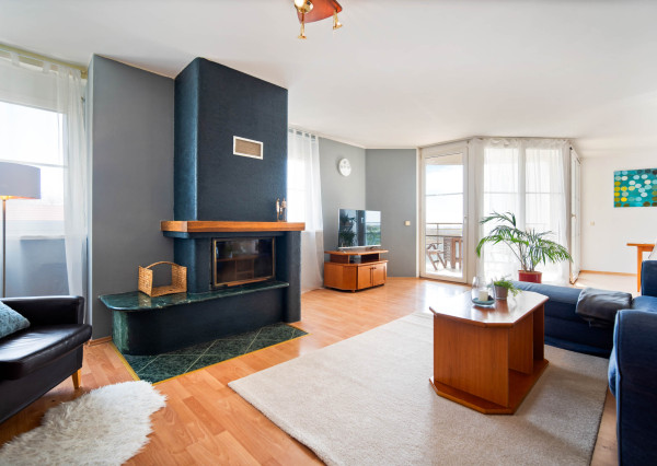 Na predaj reprezentatívny 6-izbový byt s garážou s výhľadom na Rakúsko