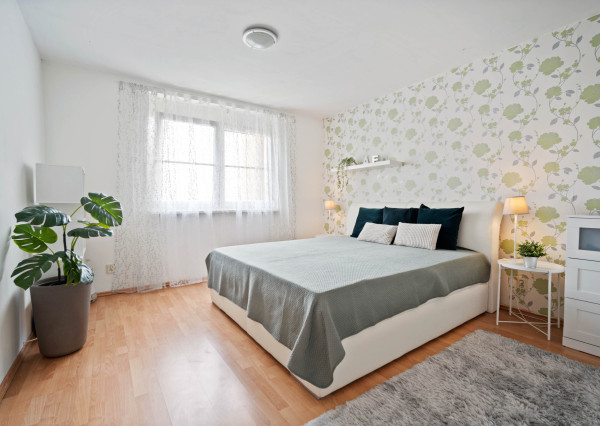 Na predaj reprezentatívny 6-izbový byt s garážou s výhľadom na Rakúsko