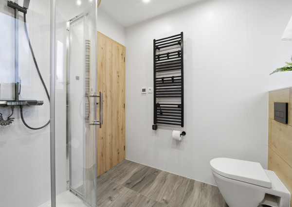 Na prenájom kompletne zariadený 2-izbový byt v Lozorne