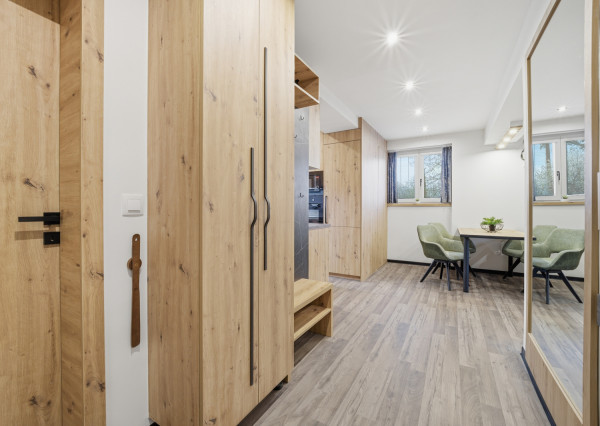 Na prenájom kompletne zariadený 2-izbový byt v Lozorne